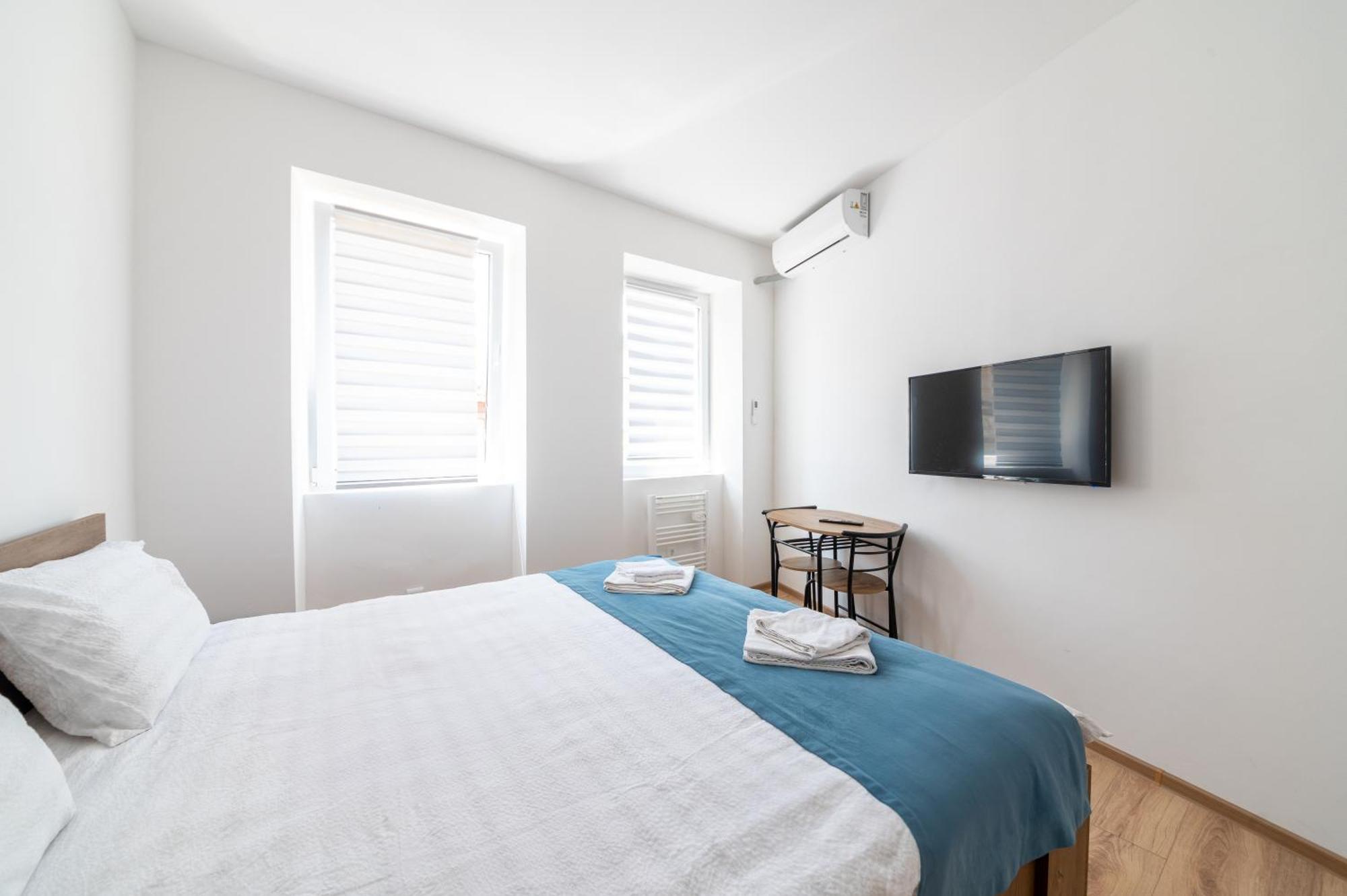 Colours Apartment *